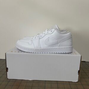 Jordan 1 Low ‘Triple White’ (2022) Womens